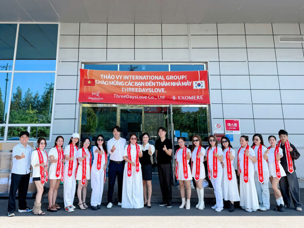 Đội ngũ chuyên gia Hàn Quốc đón tiếp Thảo Vy Group và Liên Hoa Group tại nhà máy